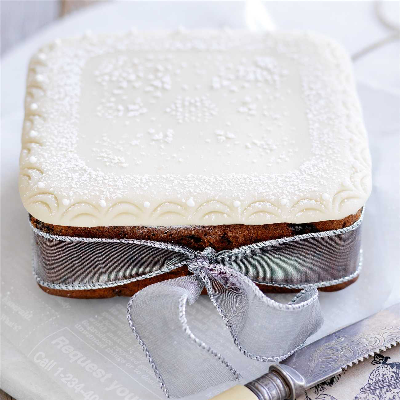 Traditional Iced Christmas Cake Recipe | Woolworths