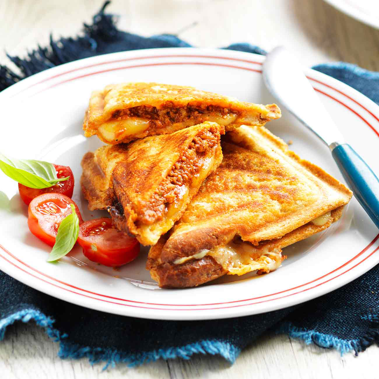 Cheesy Bolognese Jaffles Recipe Woolworths
